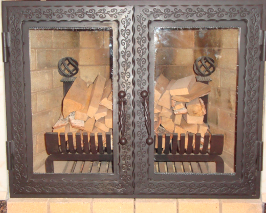 Каминная дверь с покрытием под бронзу фото в Москве